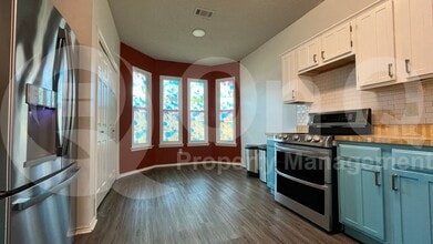 2721 Collins Blvd in Garland, TX - Building Photo - Building Photo