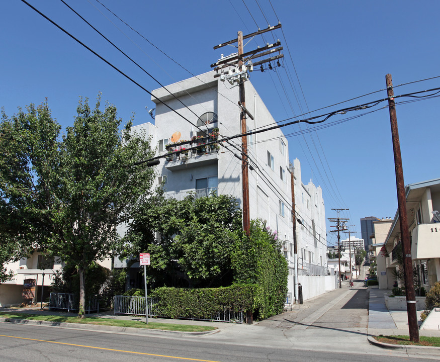 11619 Ohio Ave in Los Angeles, CA - Foto de edificio