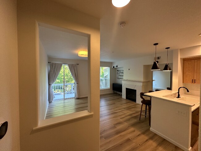 10279 NW Wilshire Ln in Portland, OR - Foto de edificio - Building Photo