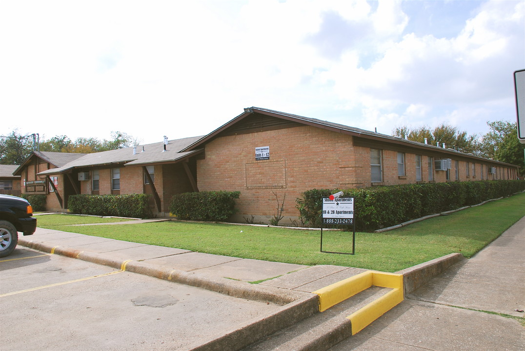 Shiloh Apartments in Cockrell Hill, TX - Building Photo