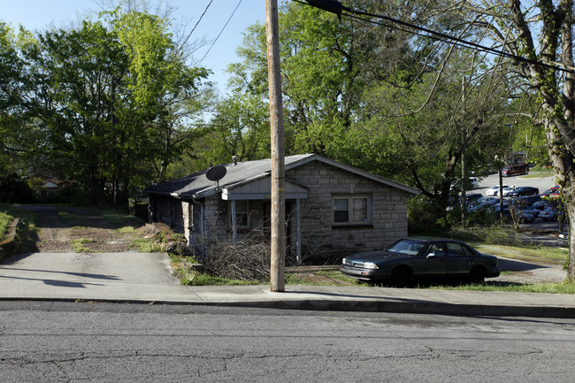 1909 Morena St in Nashville, TN - Foto de edificio - Building Photo