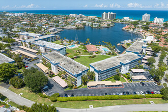 Tropic Harbor in Delray Beach, FL - Foto de edificio - Building Photo