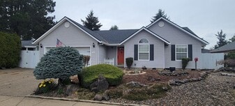 1583 SW James St in McMinnville, OR - Building Photo