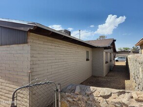 6644 Mariposa Dr in El Paso, TX - Building Photo - Building Photo