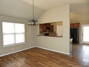 4827 Southwest Waterstone Place in Lawton, OK - Building Photo - Building Photo