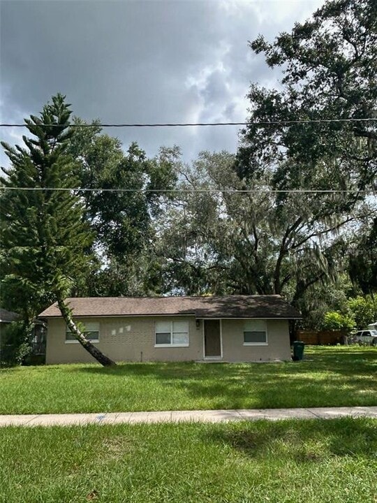 340 S Simpson St in Mount Dora, FL - Building Photo