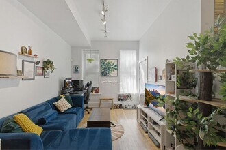 1746 W Crystal St in Chicago, IL - Foto de edificio - Building Photo