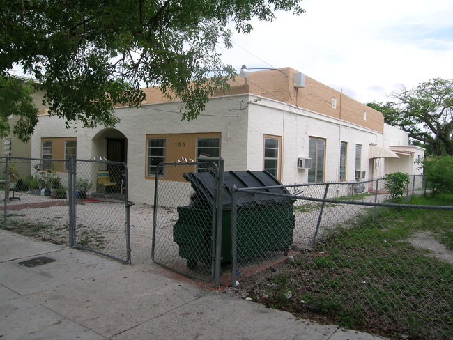 180 NW 59th St in Miami, FL - Building Photo - Building Photo