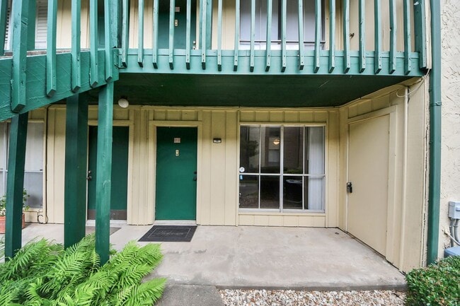property at 1516 Bay Area Blvd