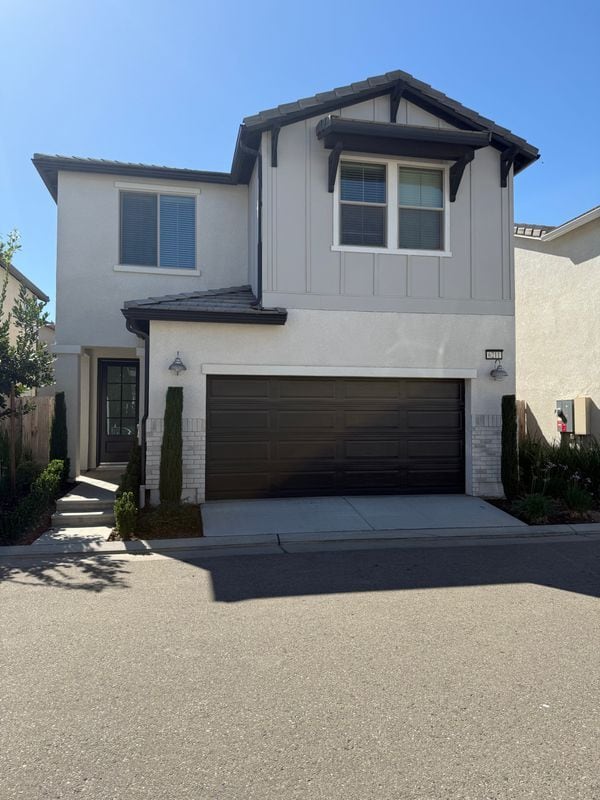 6211 E Sasha Dr in Fresno, CA - Foto de edificio - Building Photo