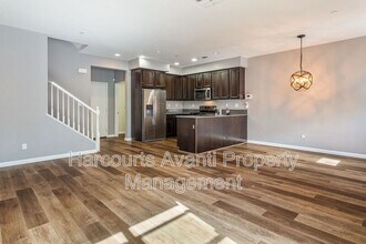 1520 Santa Carolina Rd in Chula Vista, CA - Foto de edificio - Building Photo