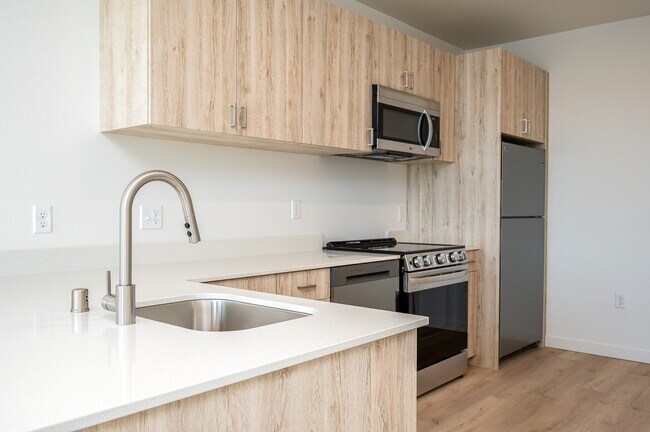 One Twenty Up in Vancouver, WA - Building Photo - Building Photo