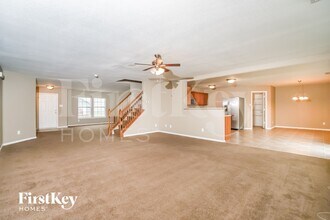 8018 Gathering Ln in Indianapolis, IN - Foto de edificio - Building Photo