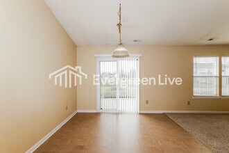 3060 Hidden Pine Dr in Indianapolis, IN - Building Photo - Building Photo