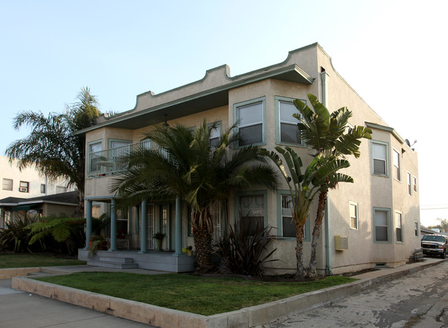 426 Linden Ave in Long Beach, CA - Building Photo - Building Photo