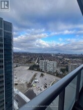 30 Upper Mall Wy in Vaughan, ON - Building Photo - Building Photo