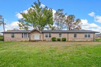 125 Tandy Dr in Clarksville, TN - Foto de edificio - Building Photo