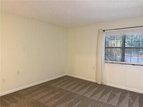 475 Mount Vernon Hwy NE in Atlanta, GA - Building Photo - Building Photo