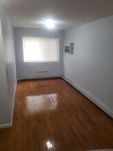 2183 New England Thru, Unit 1 in Bronx, NY - Building Photo - Building Photo