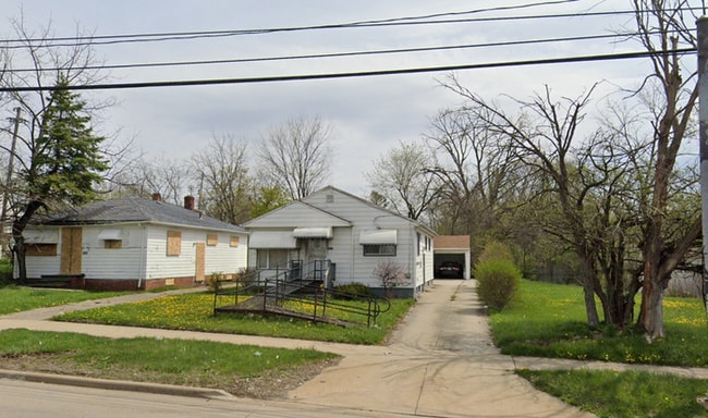 property at 4541 Lee Rd