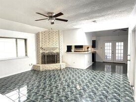 10807 Emery Dr in Houston, TX - Building Photo