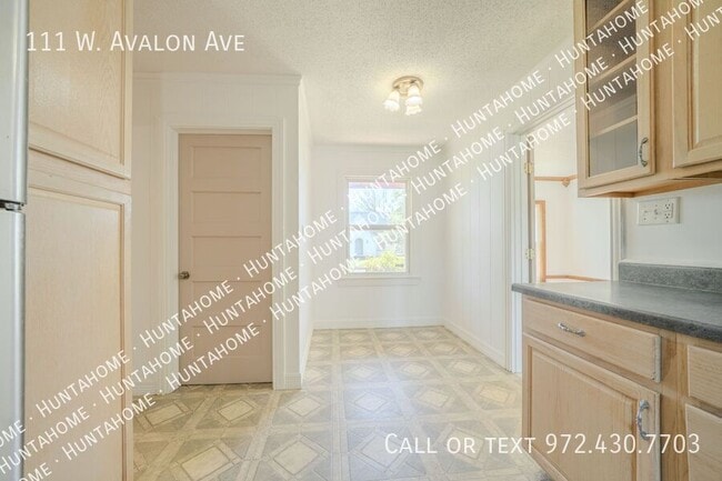 111 W Avalon Ave in Longview, TX - Building Photo - Building Photo