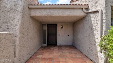 7417 N Vía Camello Del Norte in Scottsdale, AZ - Building Photo - Building Photo