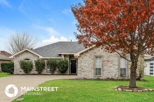 466 Tranquility Ln in Cedar Hill, TX - Building Photo