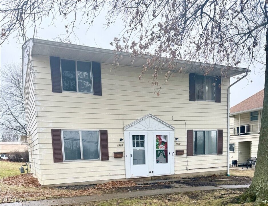 1720 Edgeworth Ave in Cambridge, OH - Building Photo