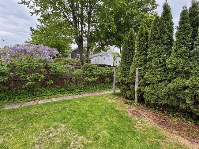 51 Lee Ave in Newport, RI - Building Photo - Building Photo