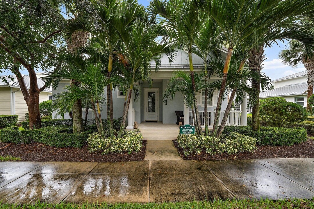 3277 Wymberly Dr in Jupiter, FL - Building Photo