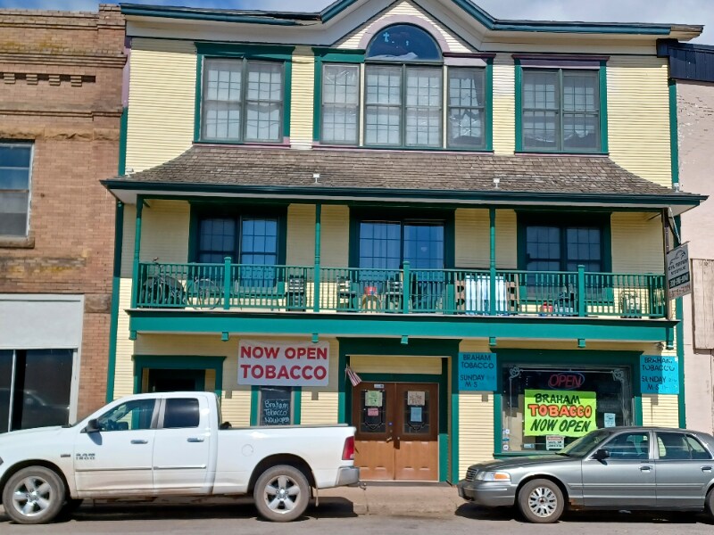 112 Main St S-Unit -Apt in Braham, MN - Building Photo