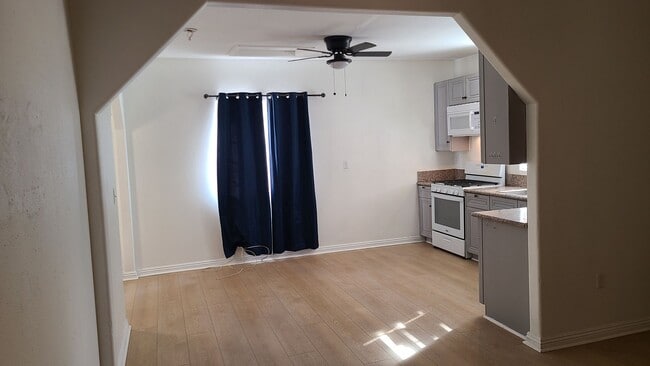 410 N Buena Vista St in Hemet, CA - Building Photo - Building Photo