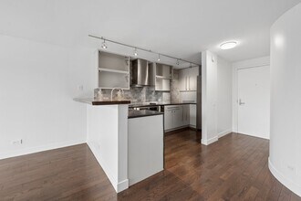 1221 N Dearborn St in Chicago, IL - Building Photo - Building Photo