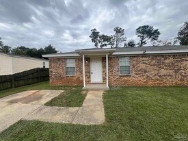 821 Calhoun Ave in Pensacola, FL - Building Photo