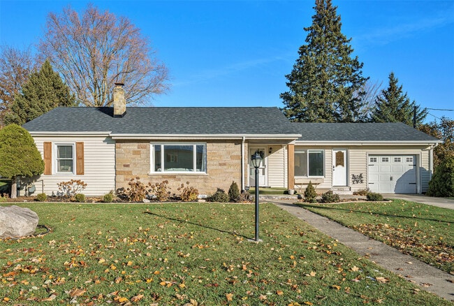 204 E Spring St in Middlebury, IN - Building Photo - Building Photo