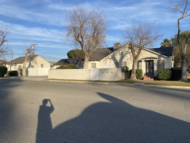 1901 Inyo St, Unit 1901 Inyo in Bakersfield, CA - Foto de edificio - Building Photo