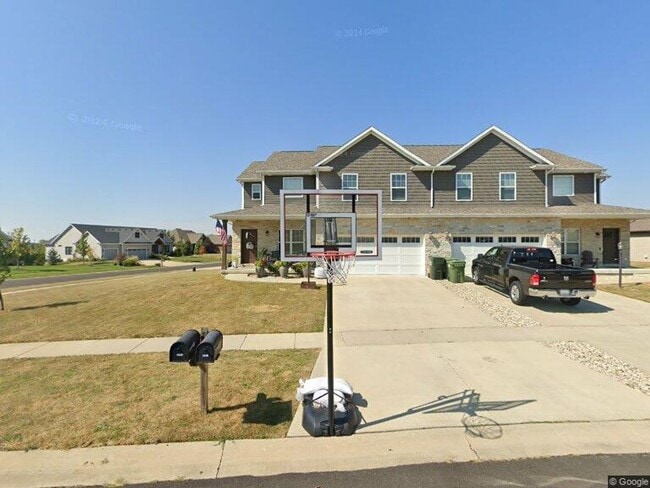 property at 1219 S Roberto Rd