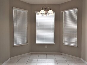 1074 SW Bianca Ave in Port St. Lucie, FL - Foto de edificio - Building Photo