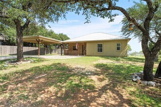 300 Knights Row in Cottonwood Shores, TX - Building Photo - Building Photo