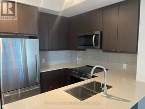 3260 Sheppard Ave E in Toronto, ON - Building Photo - Building Photo