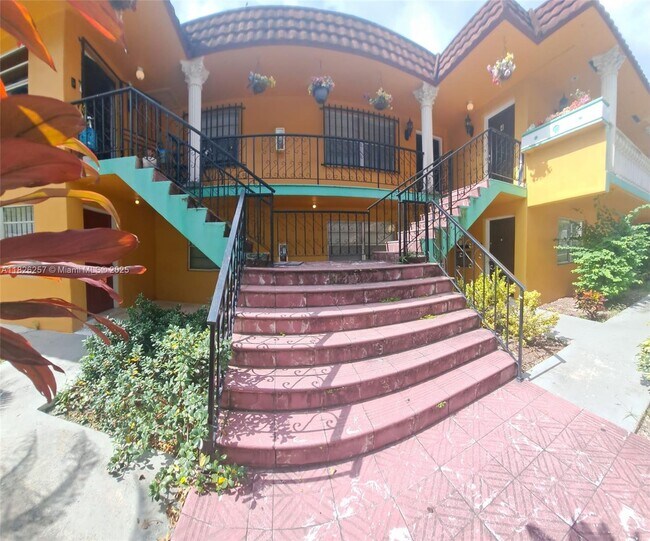 1442 NW 1st St in Miami, FL - Building Photo - Building Photo