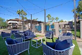 Riverside Apartments in Tempe, AZ - Building Photo - Building Photo
