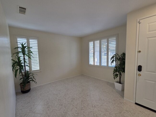 61 Dovecreek in Irvine, CA - Building Photo - Building Photo