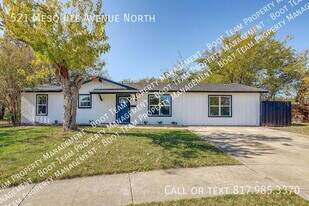 521 Mesquite Ave N in Crowley, TX - Building Photo