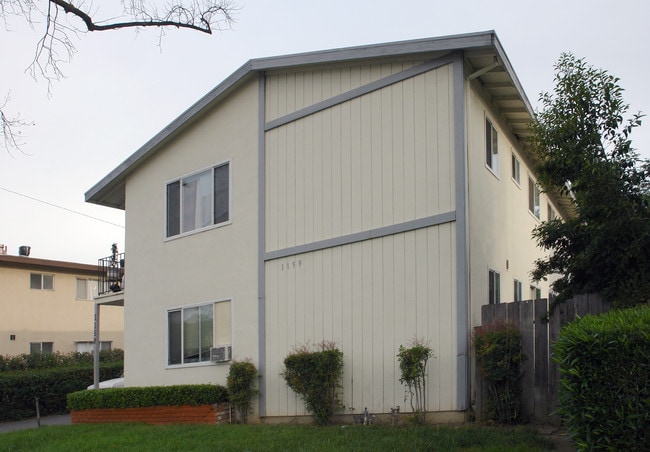 1159 W Hamilton Ave in Campbell, CA - Foto de edificio - Building Photo