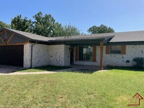 17 NW 59th St in Lawton, OK - Building Photo - Building Photo
