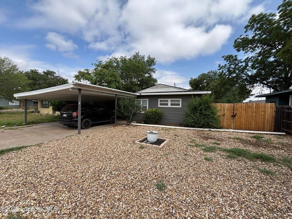 3720 31st St in Lubbock, TX - Building Photo