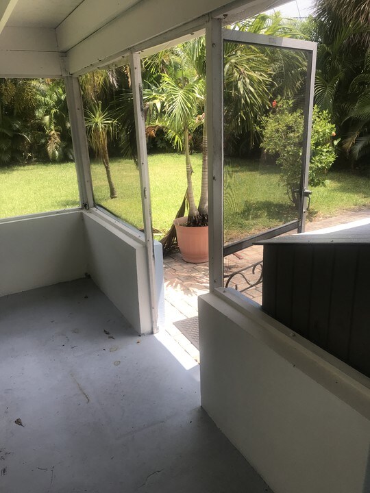 125 NW 25th St in Wilton Manors, FL - Building Photo