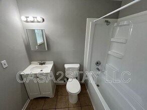 2100 St Johns Pl in Louisville, KY - Building Photo - Building Photo